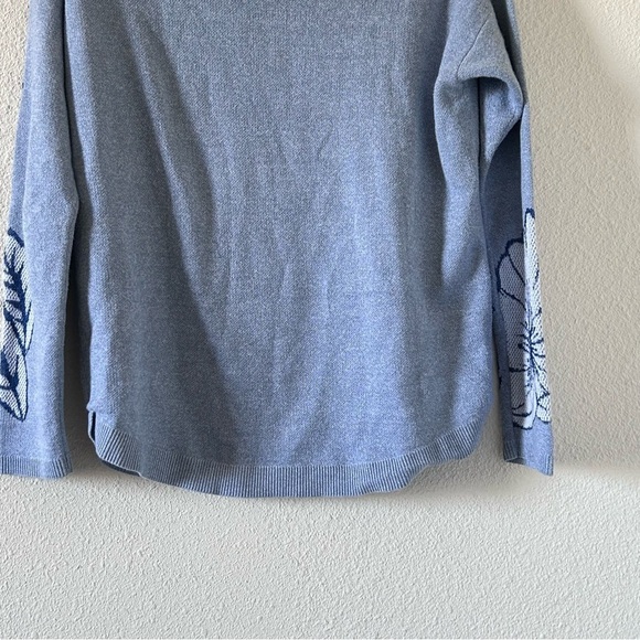 CHICO’S Women’s Fine Knit Sweater 1 Blue White Mix Media Floral Casual Spring - Picture 10 of 11